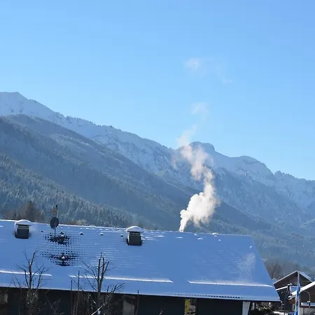 Alpchalet Schwanstein מלון